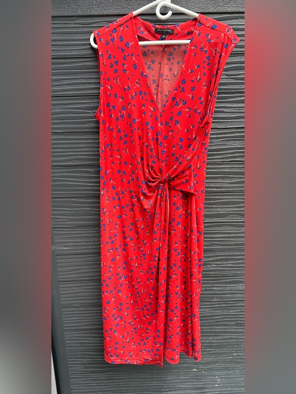 Banana Republic Red Floral Knot Front Dress Sleeveless V-Neck Size Large